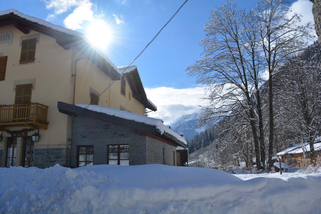 Hotel Villa Tedaldi غريسوني سان جان المظهر الخارجي الصورة